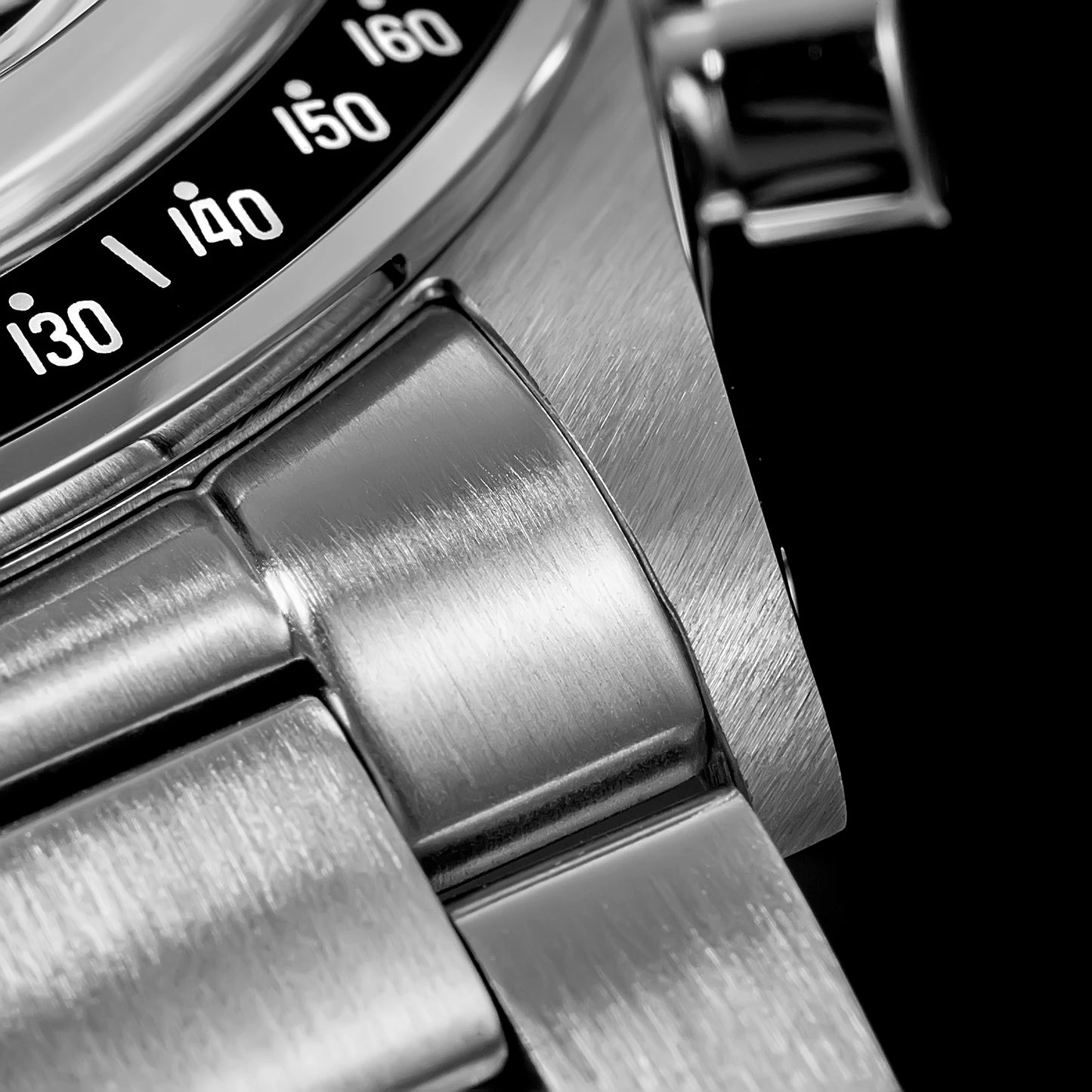 Thorn T010 37mm Quartz Watch VK63 Movement Mens Chronograph Watch Sapphire K9 Glass Luminous Waterproof Fashionable Retro Watch