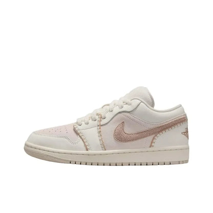 Nike Air Jordan 1 Low unisex-koripallokengät, klassinen pehmustettu mukavuus ja kevyt tuki urheiluun ja vapaa-aikaan DC0774-101