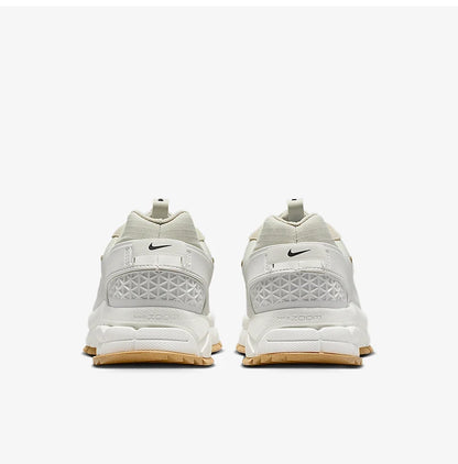Nike Authentic Zoom Vomero Roam naisten kulutusta kestävät urheilukengät HQ2181-100