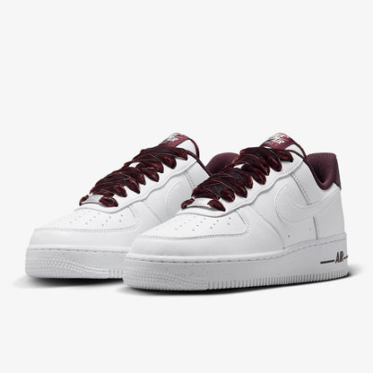 Originální dámské nízké retro lehké volnočasové tenisky Nike Air Force 1 HV4403-600