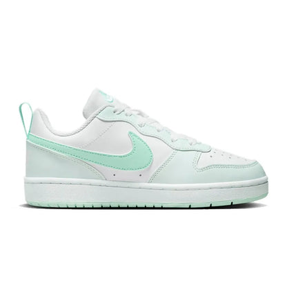 Nike COURT: sneakers da donna eleganti, versatili e comode: casual, antiscivolo, resistenti, nei colori bianco e verde menta FZ3539-100