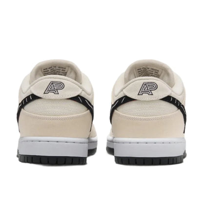 Nike Dunk SB: Tyylikkäät, minimalistiset, trendikkäät, kevyet ja monipuoliset lenkkarit mukavaan päivittäiseen käyttöön ja työmatkoille FD2627-200