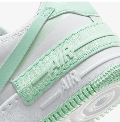 Nike ægte AIR FORCE 1 klassiske sneakers til kvinder med tyk sål og lavt skaft FZ3773-100