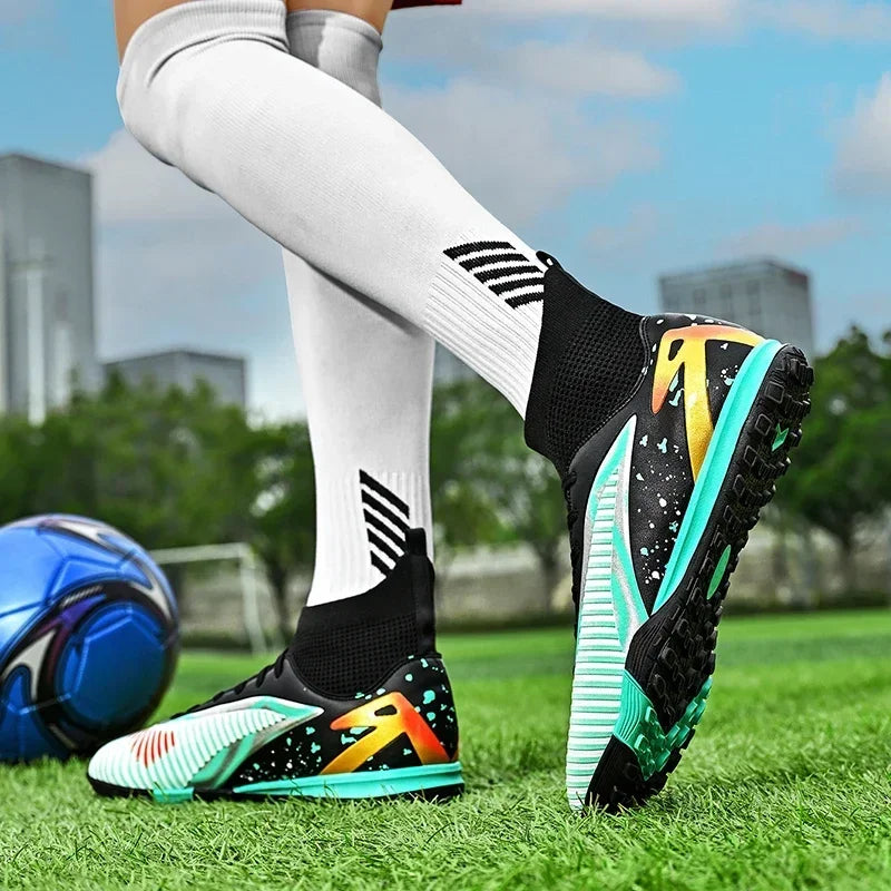 Nouvelles chaussures de football pour hommes, antidérapantes, pour futsal, à haute cheville, pour intérieur et extérieur, chaussures de sport de haute qualité, bottes de football ultralégères antidérapantes