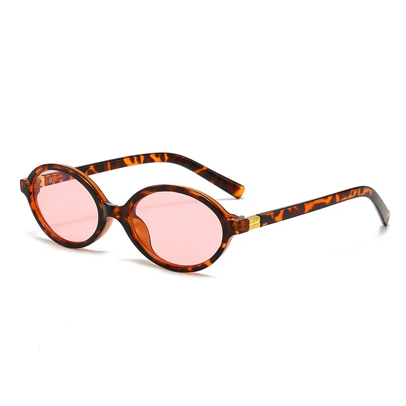 1 Pair of Fashionable Black Round Women's Glasses - UV Resistant Gradient Lenses Glossy Plastic Frame Perfect for Casual Wear
