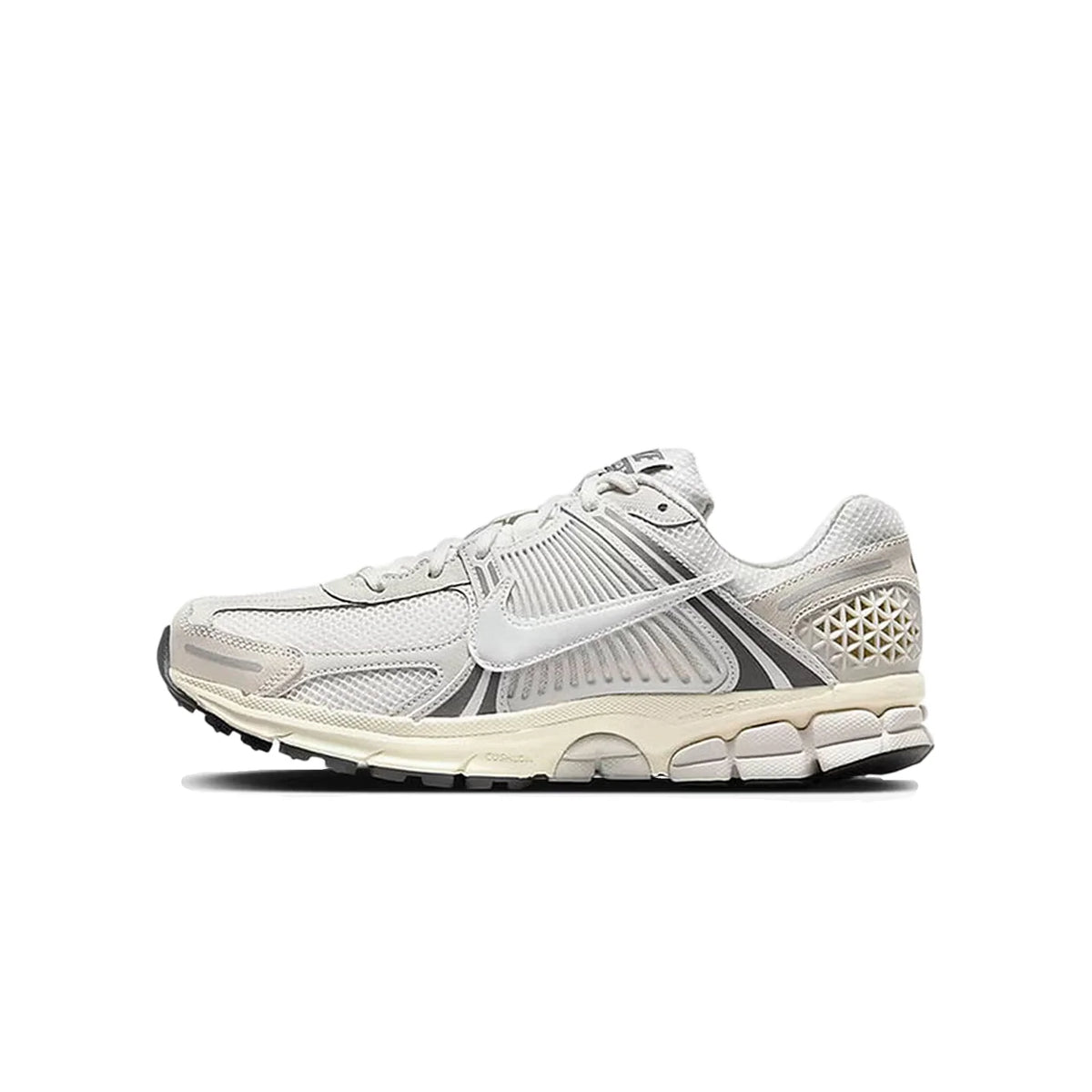 Nike Zoom Vomero 5 Unisex-juoksukengät, maksimaalinen pehmustus, mukavuus, päivittäiseen harjoitteluun sopivat lenkkikengät BV1358-003