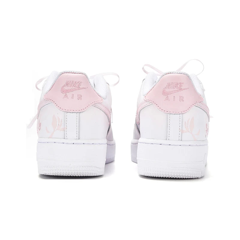 Skräddarsydda sneakers: Nike Air Force 1 Low Heartbeat Reflection – dekonstruerade sneakers med gradient och präglad banddetalj för damer