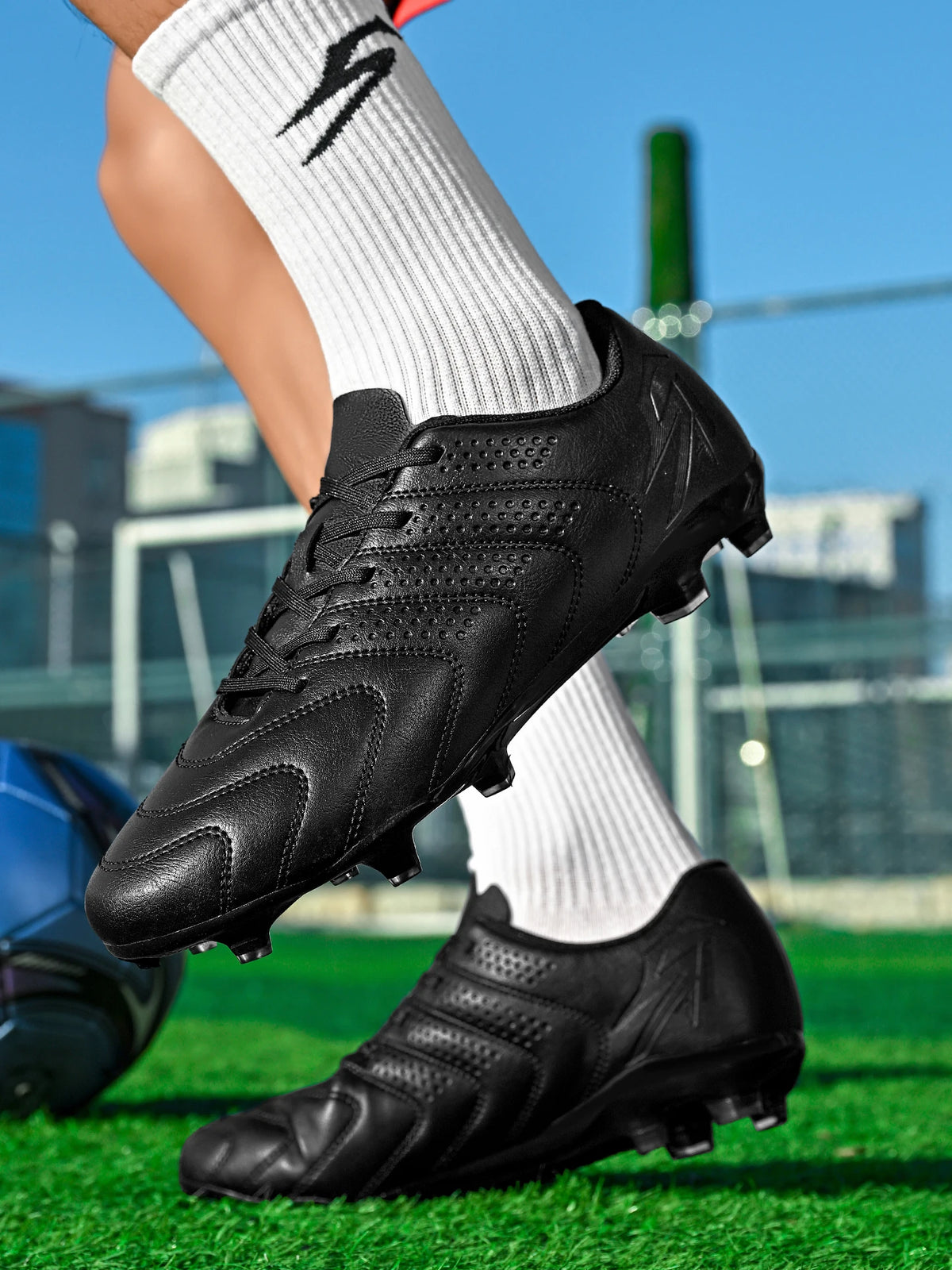 Chaussures de football professionnelles AG/FG, semelle extérieure en TPU antichoc, tige respirante en tissu PU, résistantes à l'usure et antidérapantes pour adultes et enfants