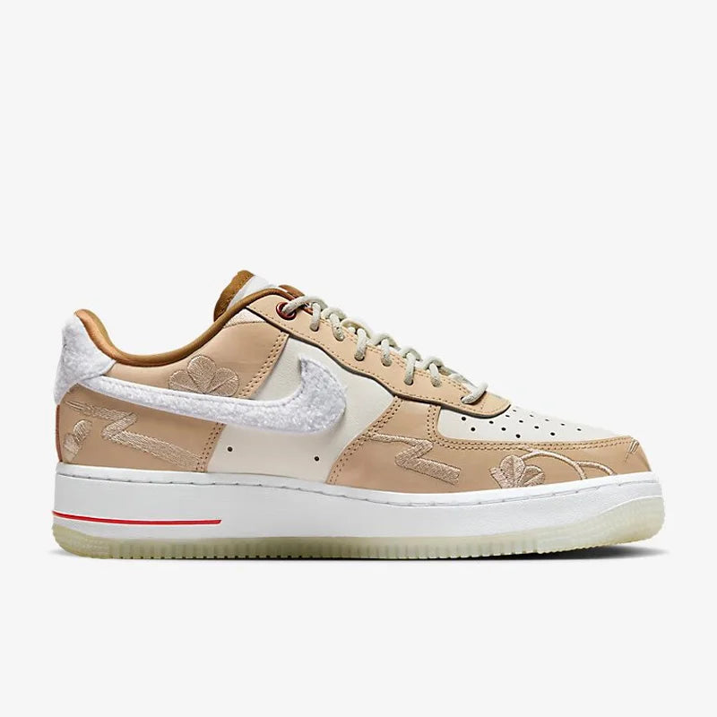 Nike aito AIR FORCE 1 '07 LX naisten urheilu- ja skeittikengät FD4341-101