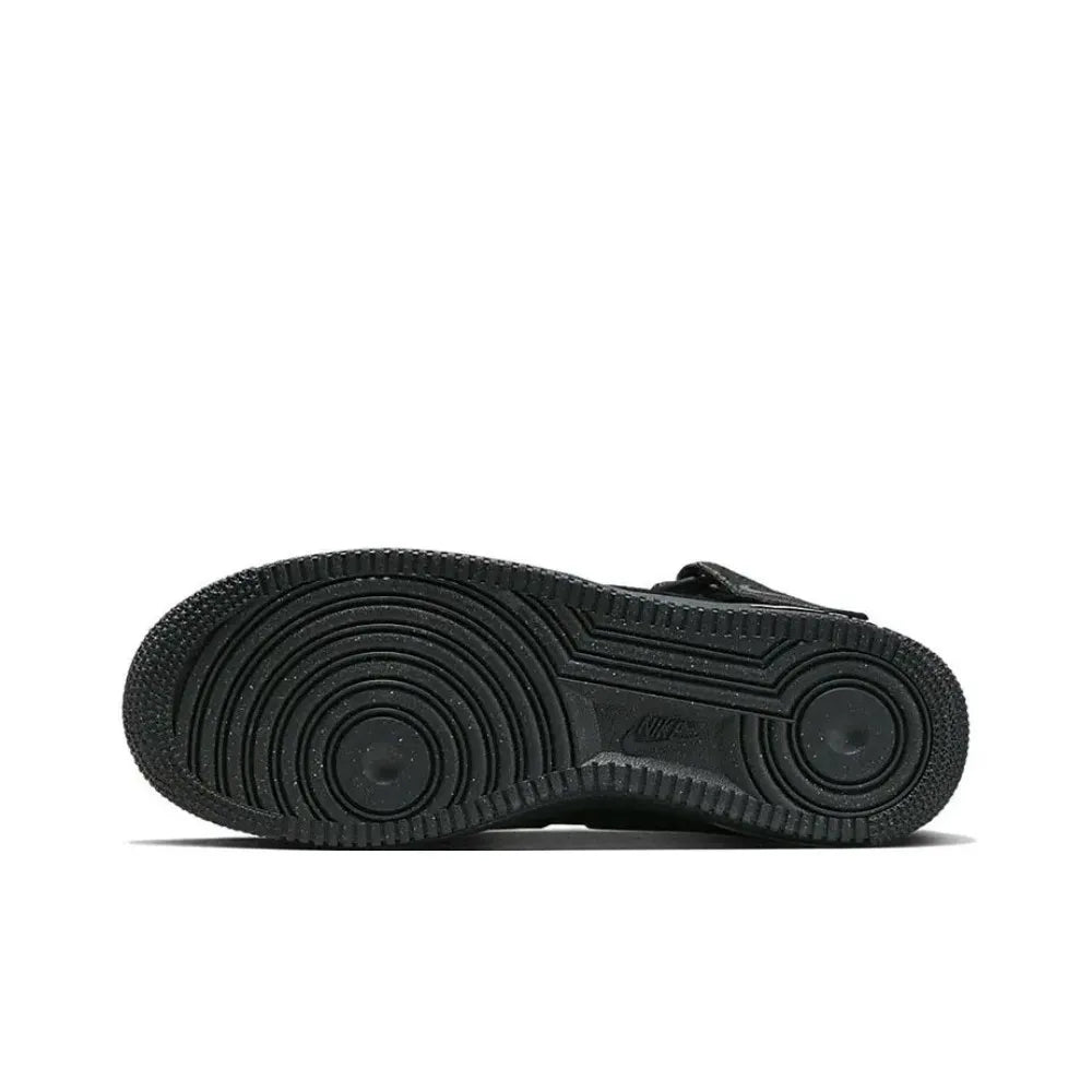 Nike Air Force 1 Mid Unisex-sneakers – ankelstöd, klassisk dämpad komfort och slitstark för att kunna bäras hela dagen DQ7666-001