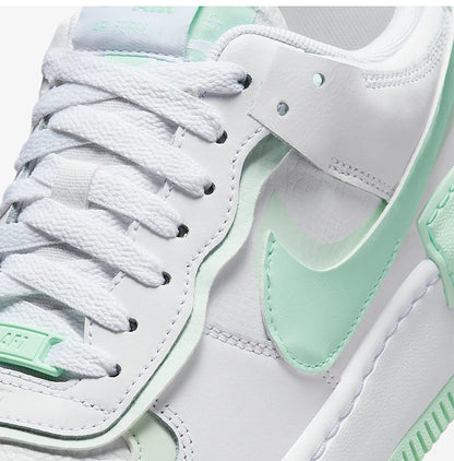 Nike ægte AIR FORCE 1 klassiske sneakers til kvinder med tyk sål og lavt skaft FZ3773-100