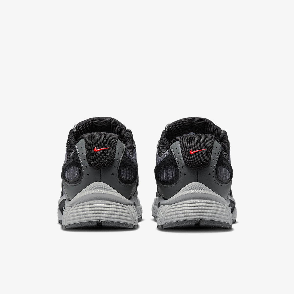 Nike Authentic V5 RNR SE miesten pehmustetut, kulutusta kestävät urheilukengät IM6769-068