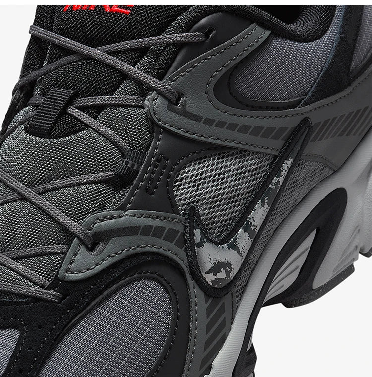 Nike Authentic V5 RNR SE miesten pehmustetut, kulutusta kestävät urheilukengät IM6769-068