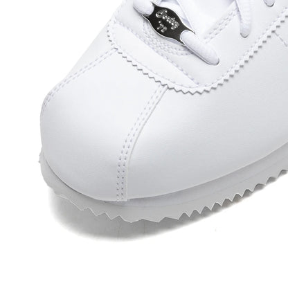 Nike Naisten kengät Cortez Basic Sl (Gs) Urheilukengät, matalavartiset lenkkarit, kevyet ja mukavat retro-vapaa-ajan kengät 904764-101