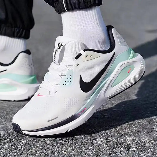 Modne męskie buty do biegania Nike z siateczki – przewiewne, z podparciem śródstopia, amortyzowane, lekkie buty sportowe IM6675-101
