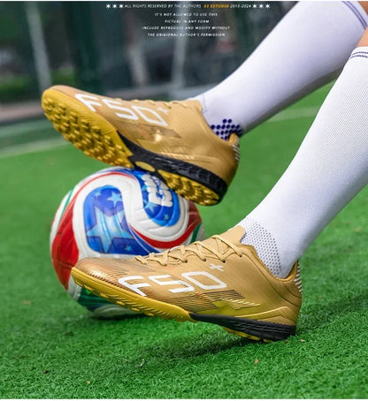 Nouvelles chaussures de football pour hommes, chaussures d'entraînement, baskets professionnelles, chaussures de match sur gazon, chaussures de football antidérapantes pour l'extérieur, chaussures de sport ultralégères,
