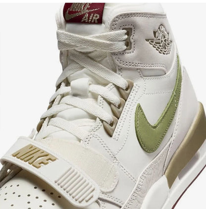 Nike:n aidot Air Jordan -miesten korkeavartiset, kestävät vapaa-ajan kengät HF0745-131