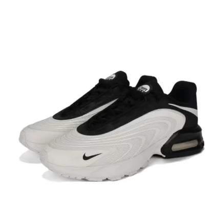 Nike Air Max Fire – mukavat ja kulutusta kestävät, iskuja vaimentavat, jalkaa ympäröivät miesten juoksukengät, vaaleanharmaa ja musta IR0819-101