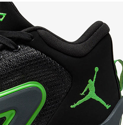 Nike, aito JORDAN miesten muodikkaat iskunvaimentavat puolikorkeat koripallokengät DZ3330-003