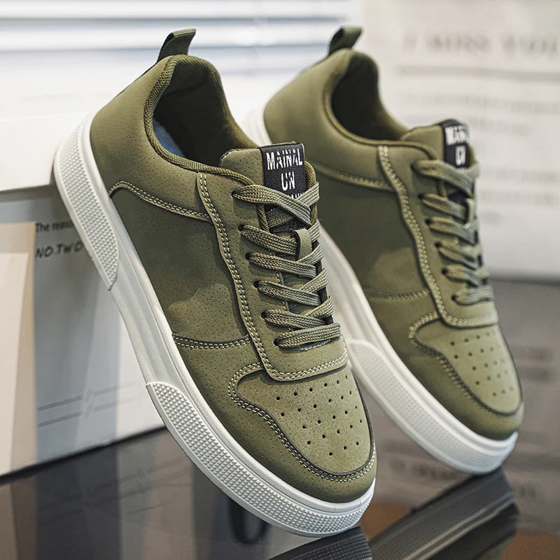 1 pair sports casual skateboarding shoes, comfortable and fashionable, with a snug upper that fits the foot and a slip-resistant sole