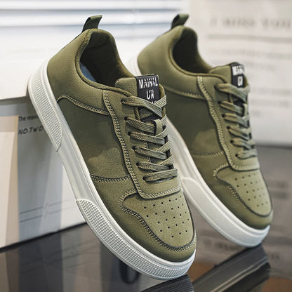 1 pair sports casual skateboarding shoes, comfortable and fashionable, with a snug upper that fits the foot and a slip-resistant sole