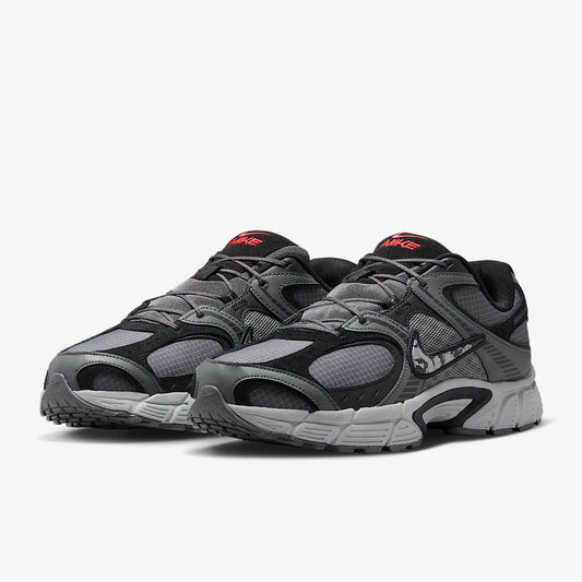 Nike Authentic V5 RNR SE miesten pehmustetut, kulutusta kestävät urheilukengät IM6769-068