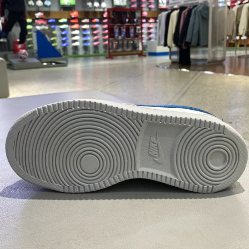 Autentiche sneakers Nike Court Vision Low da donna: minimaliste, versatili, da esterno, traspiranti e casual IM7799-133