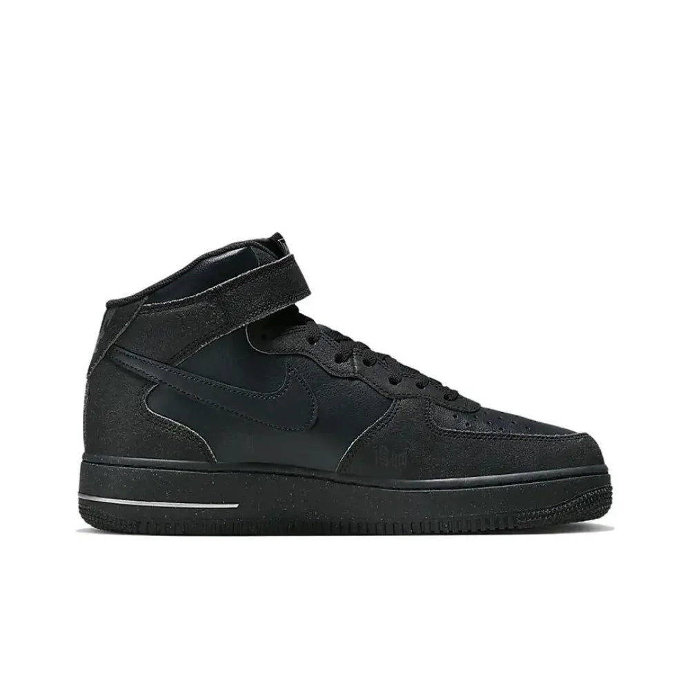 Nike Air Force 1 Mid Unisex-sneakers – ankelstöd, klassisk dämpad komfort och slitstark för att kunna bäras hela dagen DQ7666-001
