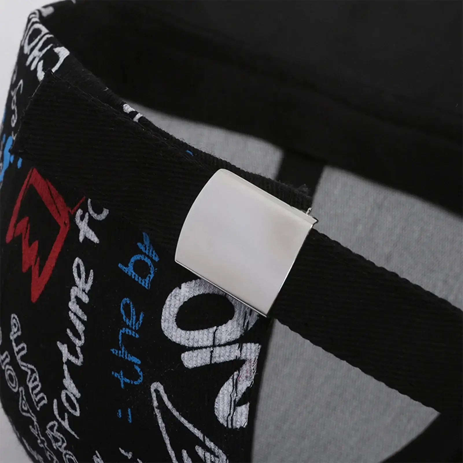 Produit gaming premium Fraquane, produits de luxe, nouvelle génération, équipement gamer : Graffiti Print Baseball Cap Adjustable Sun Protection Breathable Hat for Outdoor Activities Fishing Camping