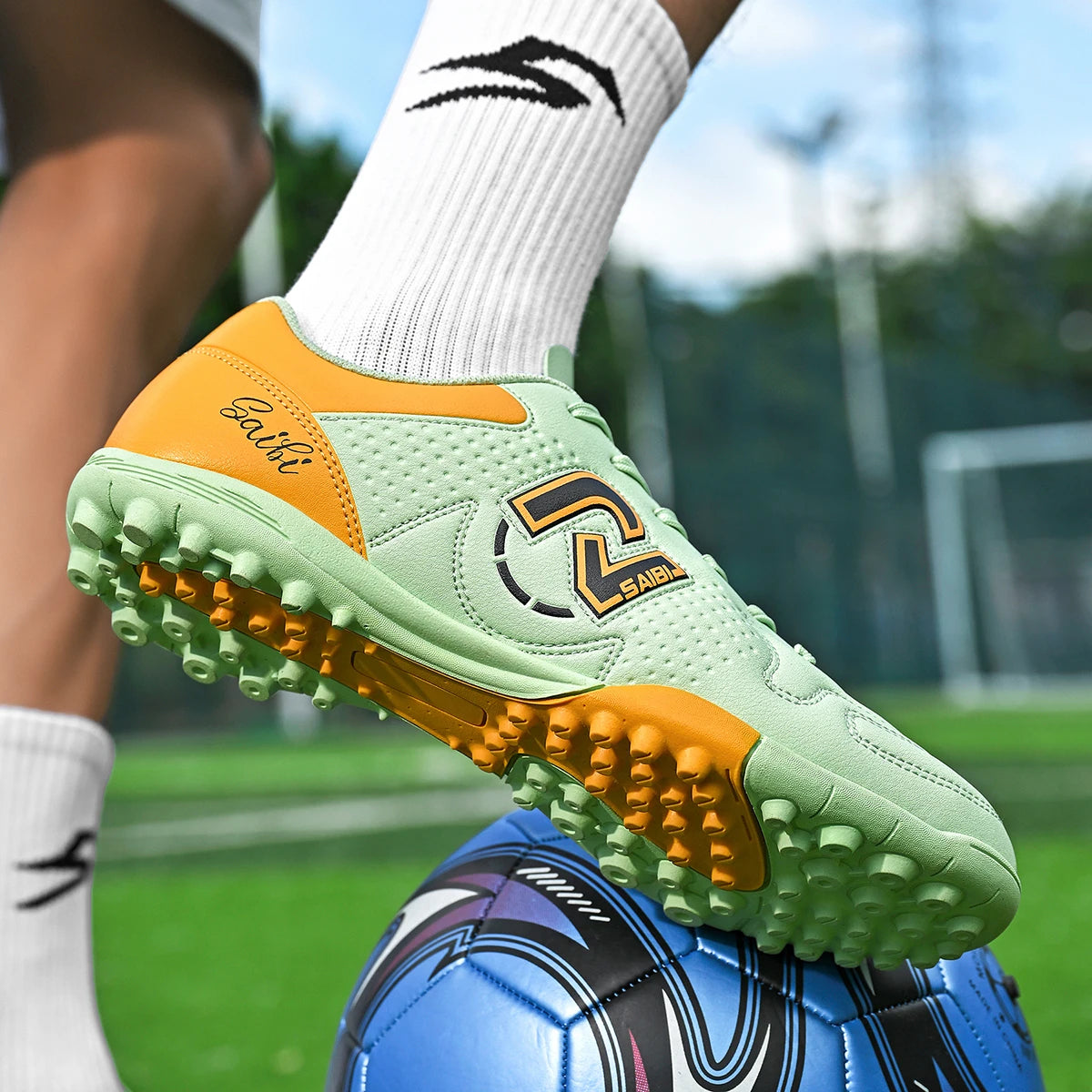 TF/FG Launches New Professional, Personalized and Fashionable Football Sports Shoes, Comfortable and Breathable Sports Shoes