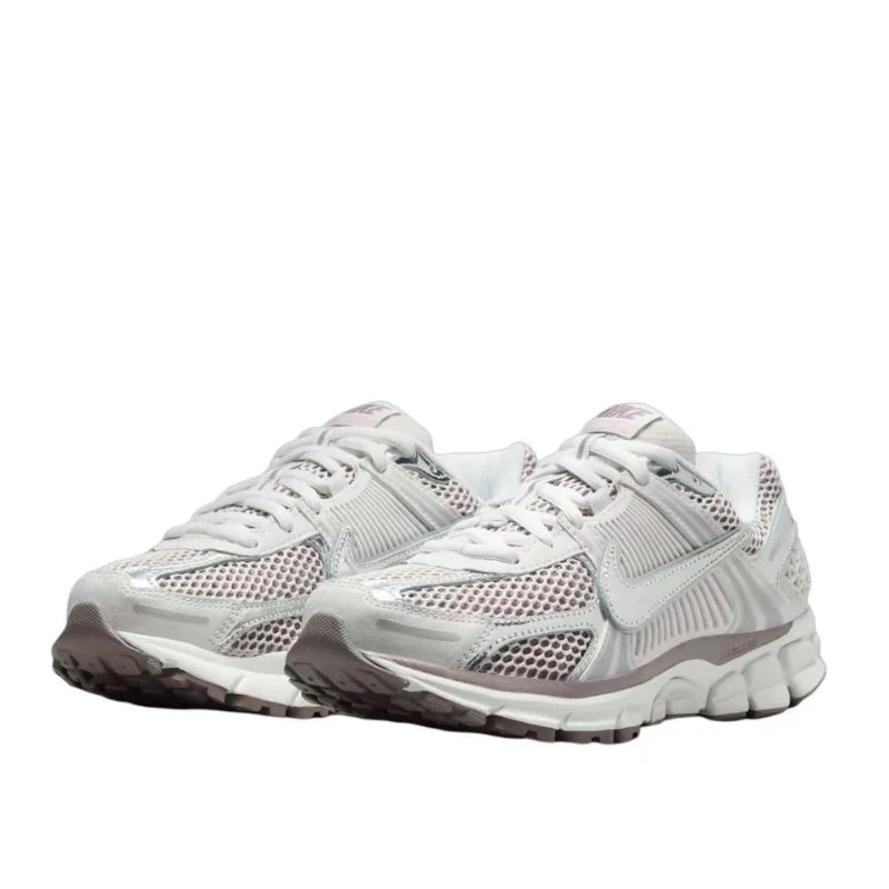 Nike Zoom Vomero 5 Kényelmes, sokoldalú, tartós, lélegző, alacsony szárú női futócipő Ezüst HV6417-001