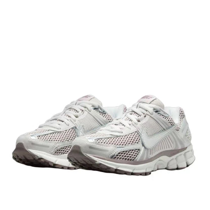 Nike Zoom Vomero 5 Kényelmes, sokoldalú, tartós, lélegző, alacsony szárú női futócipő Ezüst HV6417-001