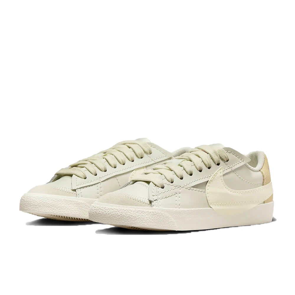 Nike Blazer Unisex Retro Casual Sneakers Classic Vintage Style with Comfortable Cushioning DC3280-101