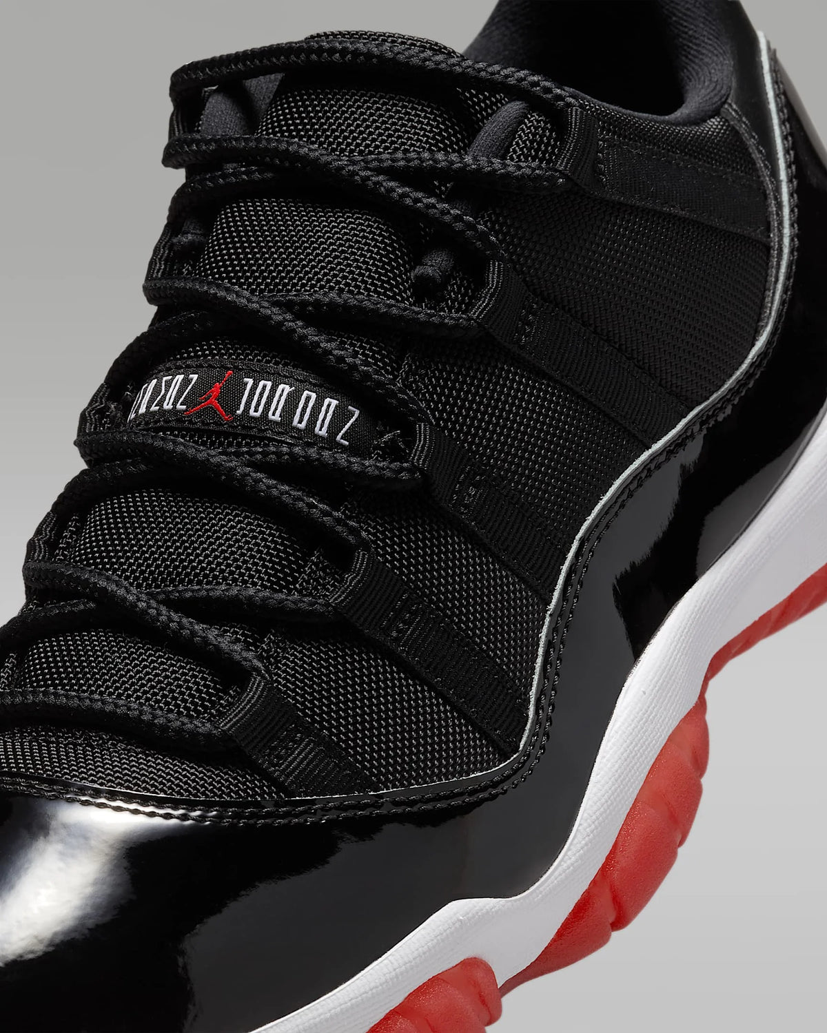 Jordan Air Jordan 11 Retro Low Bred, mukava ja monipuolinen koripallokenkä FV5121-006
