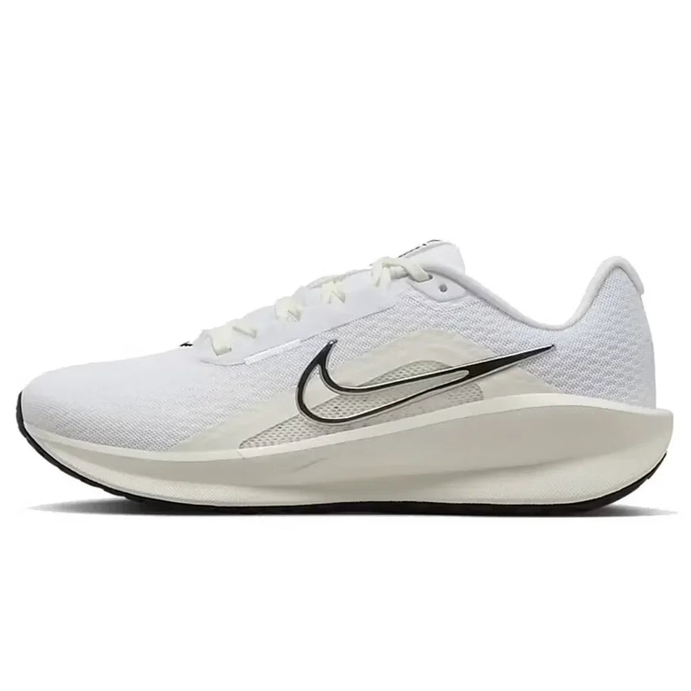Nike DOWNSHIFTER 13 -juoksukengät – naisten liukumattomat, kestävät ja hengittävät urheilukengät FD6476-100