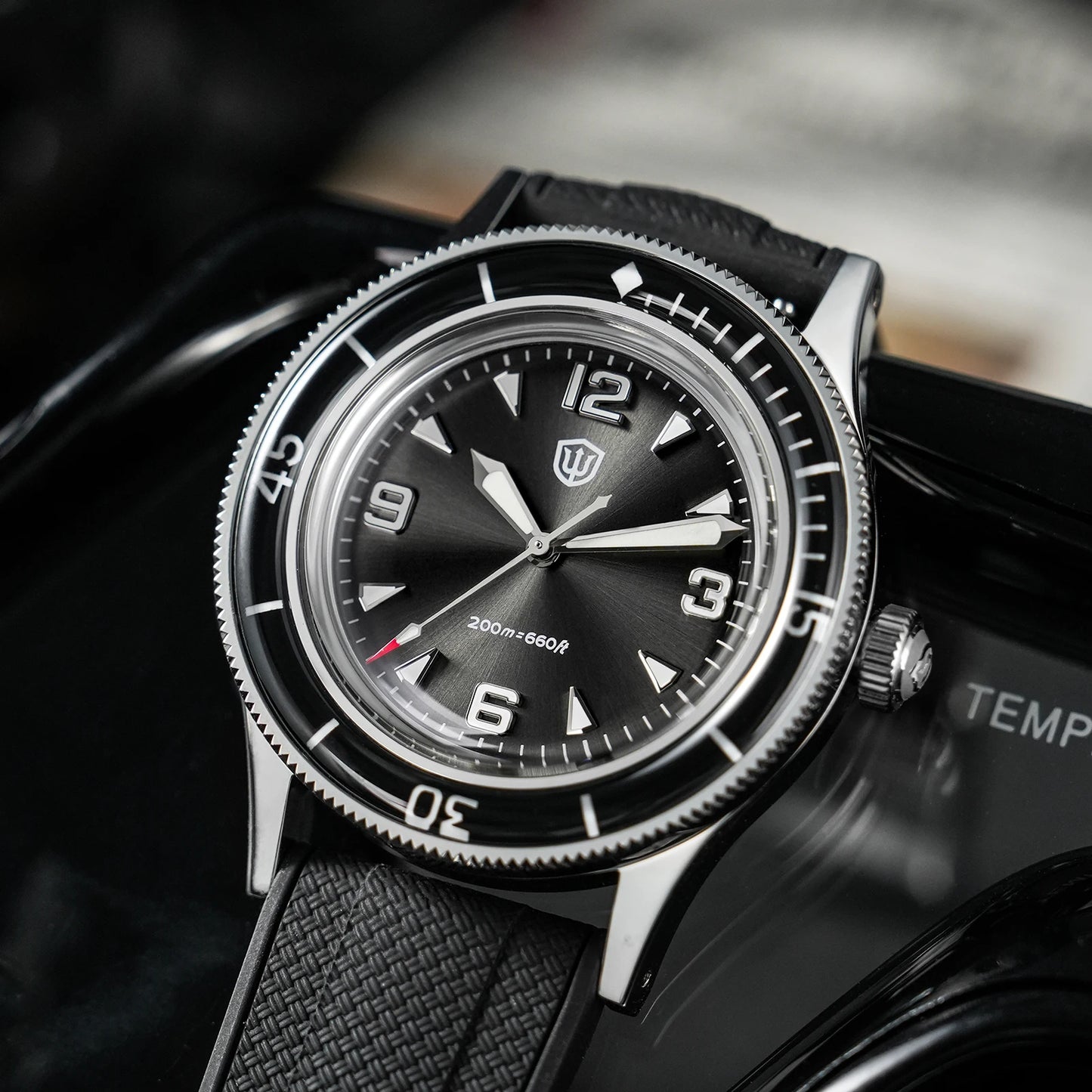 Watchdives WD50Q 38mm Watch Stainless Steel VH31 Sweep Seconds Quartz Movement Men Watches Bubble Sapphire Luminous Waterproof