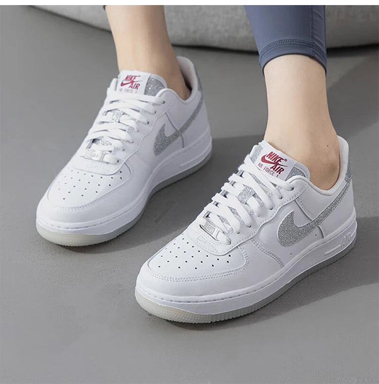 Sneakers casual minimaliste classiche da donna Nike, nuove e originali, HQ3461-191
