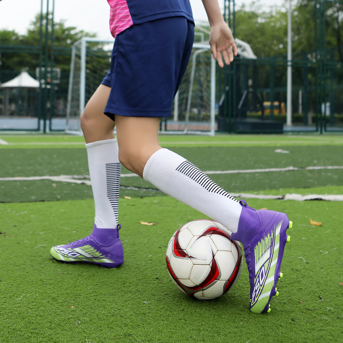 Nouvelles chaussures de football professionnelles pour hommes TF/FG, chaussures de football pour garçons, chaussures de sport unisexes à cheville haute, antidérapantes, confortables