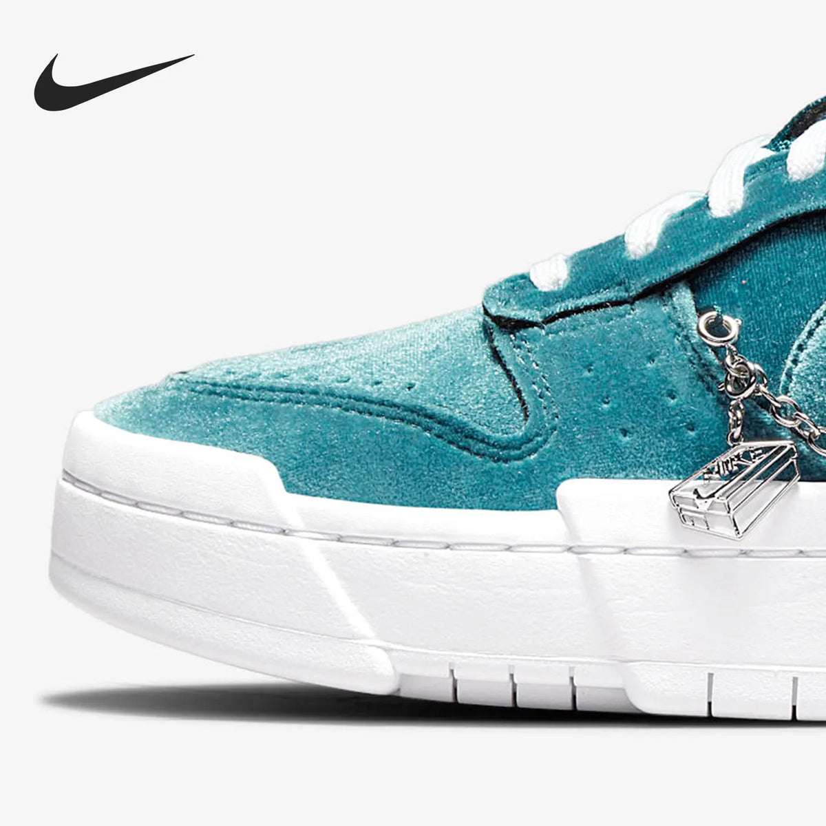 Nike Genuine Current Season -naisten mukavat urheilu- ja vapaa-ajan kengät DO5219-010