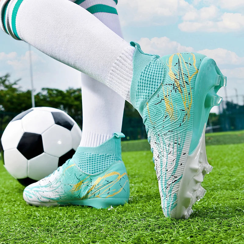 Nouvelles chaussures de football pour hommes, très vendues, chaussures de football à tige haute, crampons de futsal pour terrain en herbe, baskets d'intérieur de haute qualité, antidérapantes pour l'extérieur.