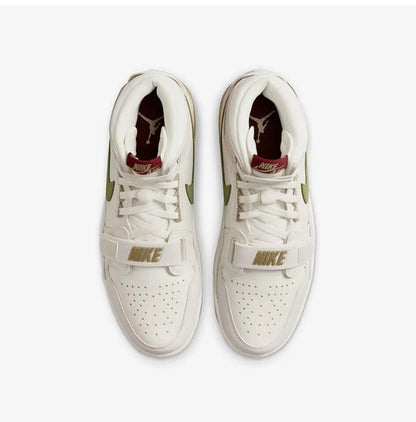 Nike:n aidot Air Jordan -miesten korkeavartiset, kestävät vapaa-ajan kengät HF0745-131