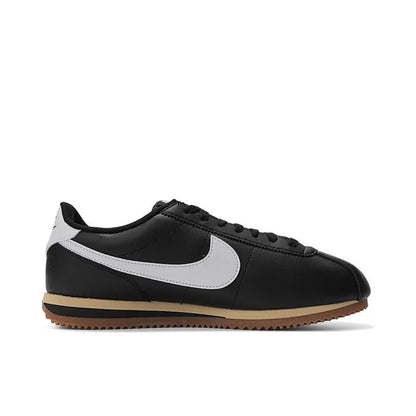 Sneakers Nike Classic Cortez: design retrò classico, comfort, ammortizzazione, leggerezza e resistenza per l’uso quotidiano DM4044-002