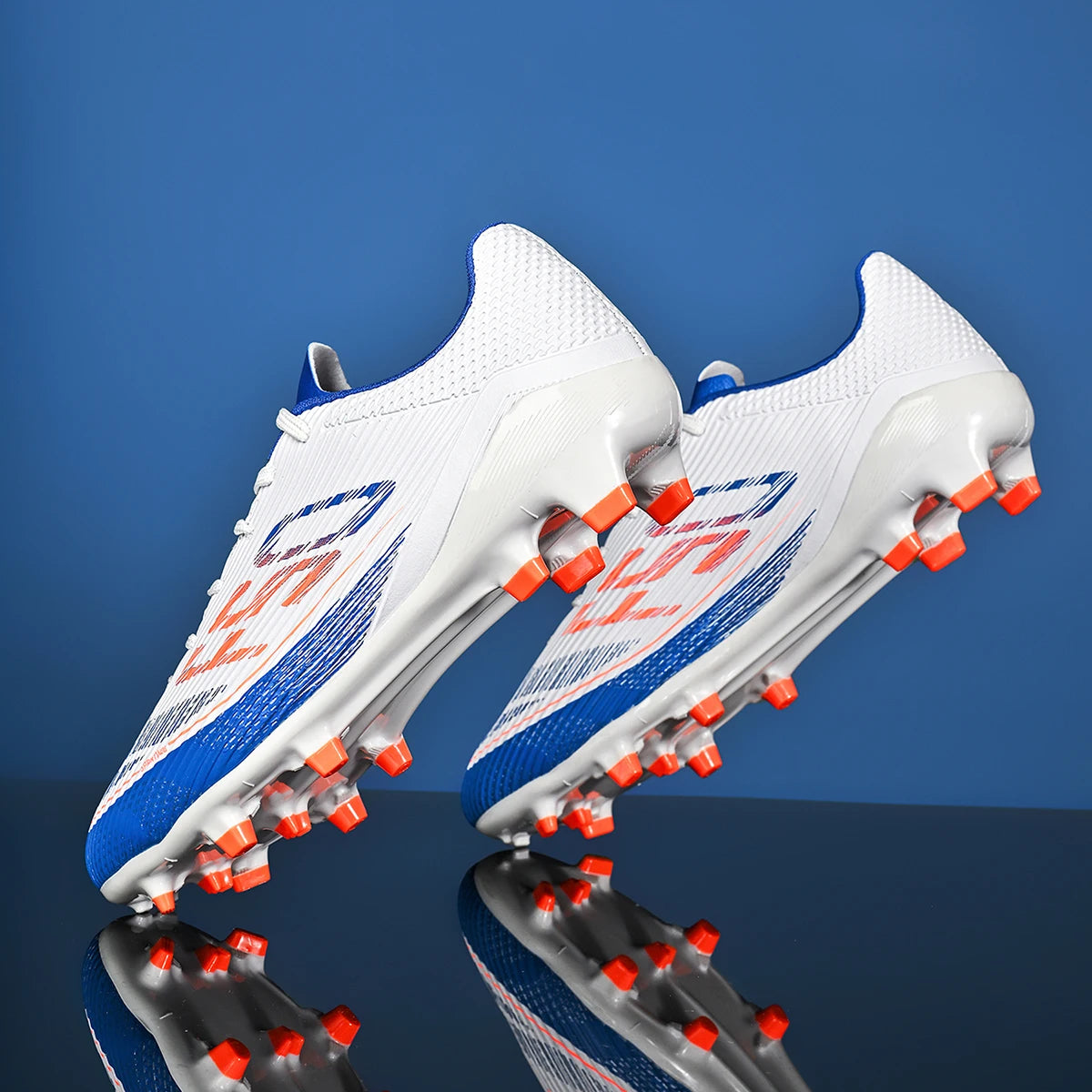 Breathable football shoes FG/AG long nail all season universal anti slip outdoor indoor sports shoes