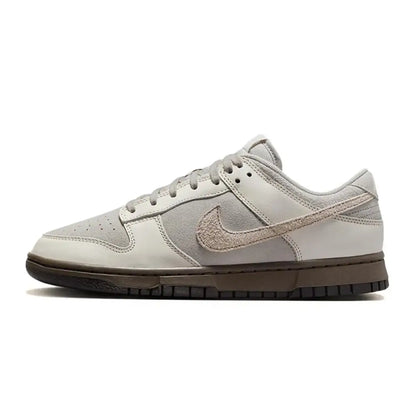 Nike Dunk Low Burgundy: sneakers unisex basse, antiscivolo, resistenti e dal look retrò, modello HQ1965-600