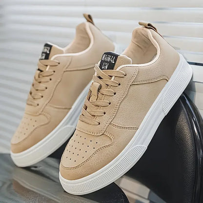 1 pair sports casual skateboarding shoes, comfortable and fashionable, with a snug upper that fits the foot and a slip-resistant sole