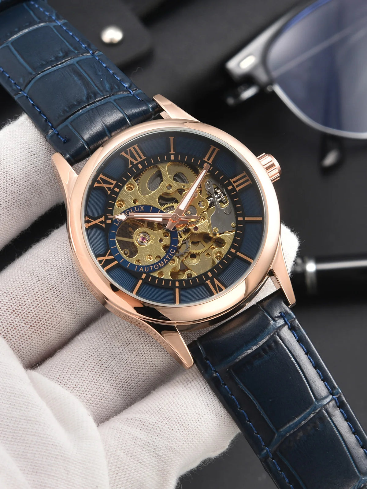 Automatikuhr für Herren, Luxusausführung, Zifferblatt mit römischen Ziffern, sichtbares Uhrwerk (Skelett), wasserdicht, leuchtende Zeiger, Lederarmband – Eine ideale Wahl als Geschenk.