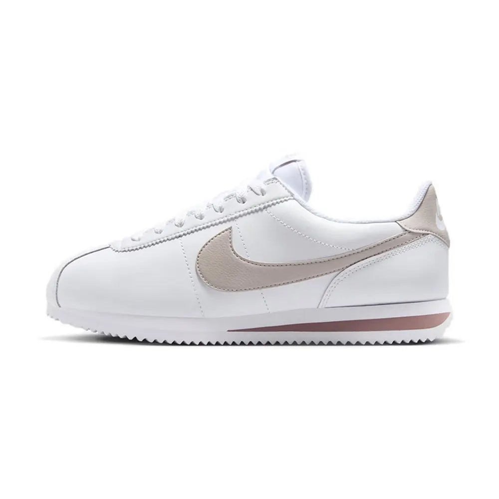 Sneakers Nike Classic Cortez: design retrò classico, comfort, ammortizzazione, leggerezza e resistenza per l’uso quotidiano DM4044-002
