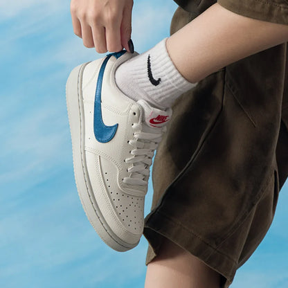 Autentiche sneakers Nike Court Vision Low da donna: minimaliste, versatili, da esterno, traspiranti e casual IM7799-133
