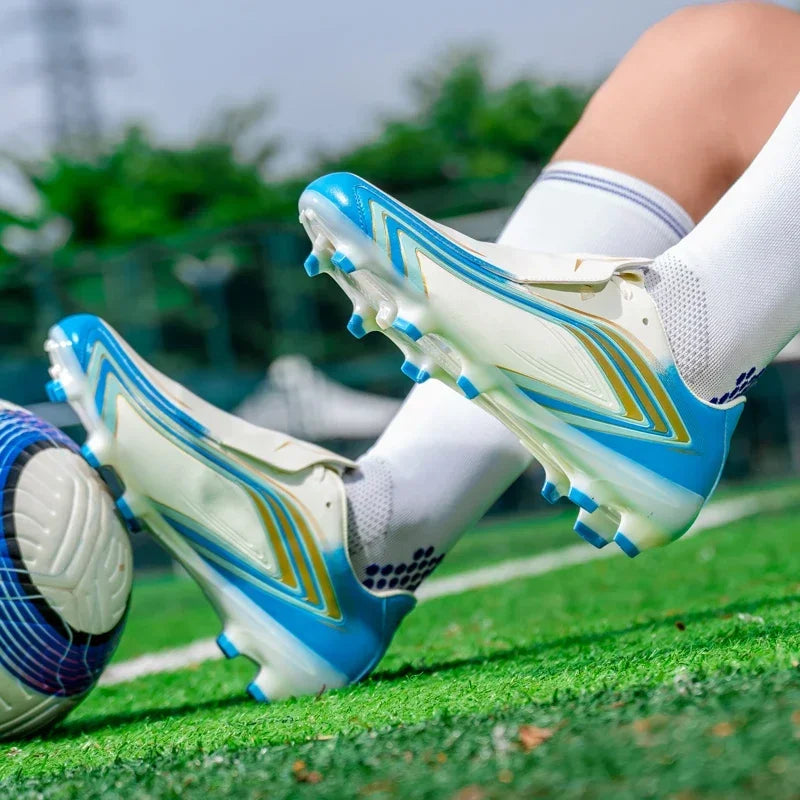 Nouvelles chaussures de football pour hommes, légères, antidérapantes, pour futsal, chaussures de football très vendues, baskets de match, crampons pour terrain intérieur et extérieur, haute qualité