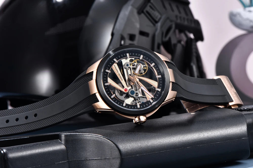 Ceas pentru bărbați PAGANI DESIGN – Model mecanic automat de lux, de tip „schelet” (cu mecanism expus), dotat cu un tourbillon, sticlă de safir cu tratament antireflex, rezistent la apă și luminescent.